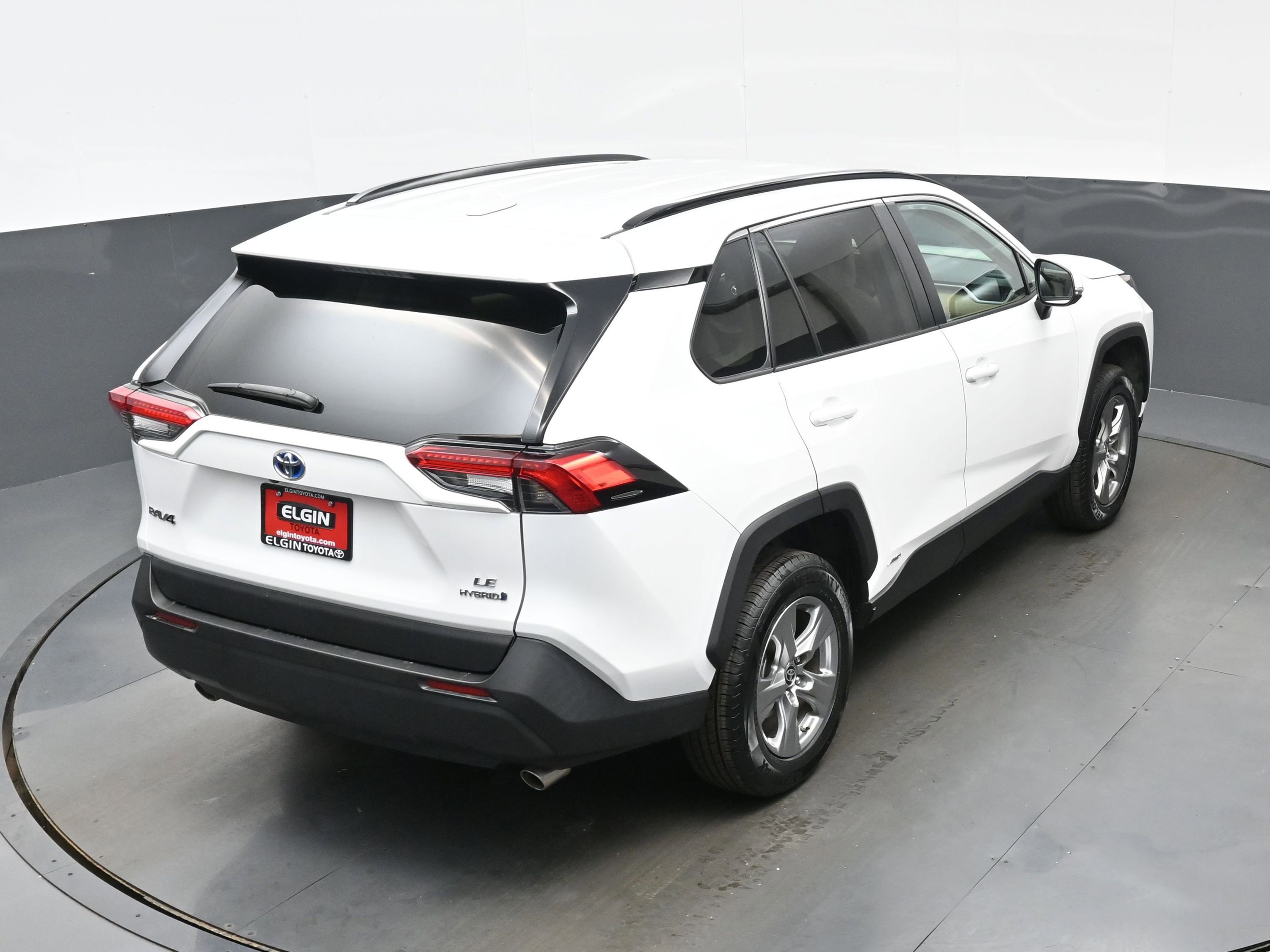 Used 2024 Toyota RAV4 LE AWD/4WD image 38