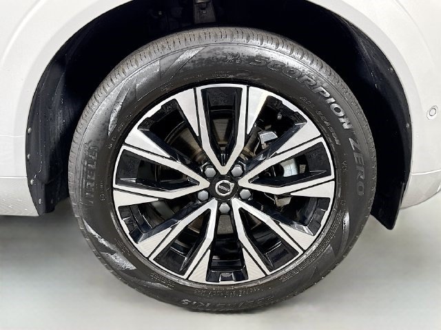 Used 2023 Volvo XC60 B5 Plus FWD image 31