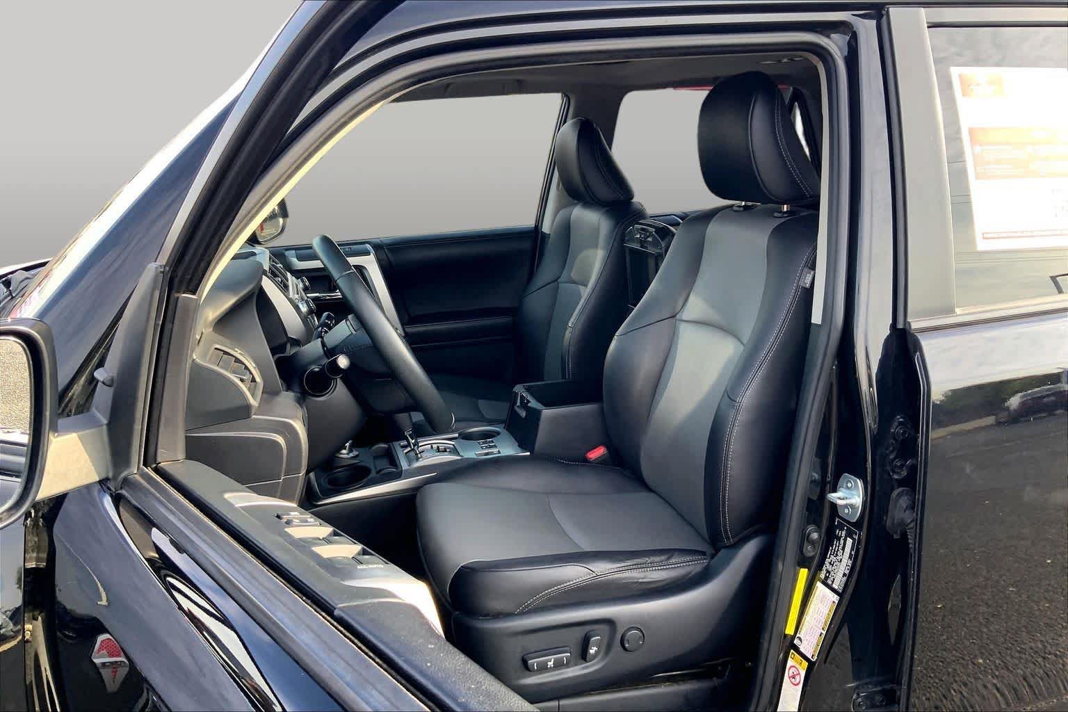 Used 2016 Toyota 4Runner SR5 Premium AWD/4WD image 8