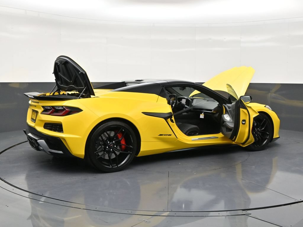 Used 2026 Chevrolet Corvette Z06 RWD image 28