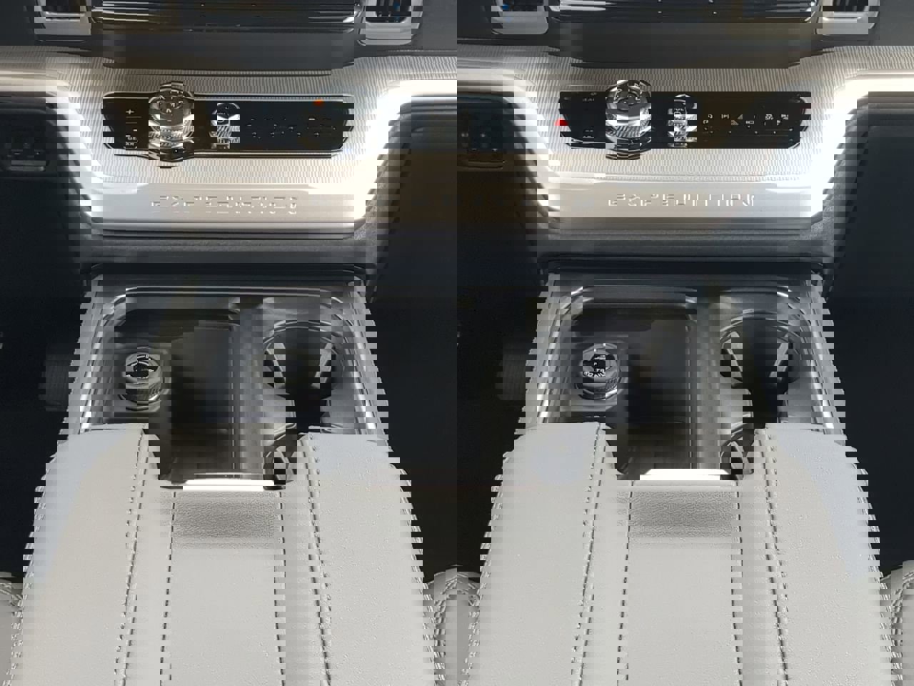 New 2026 Ford Expedition Active image 17