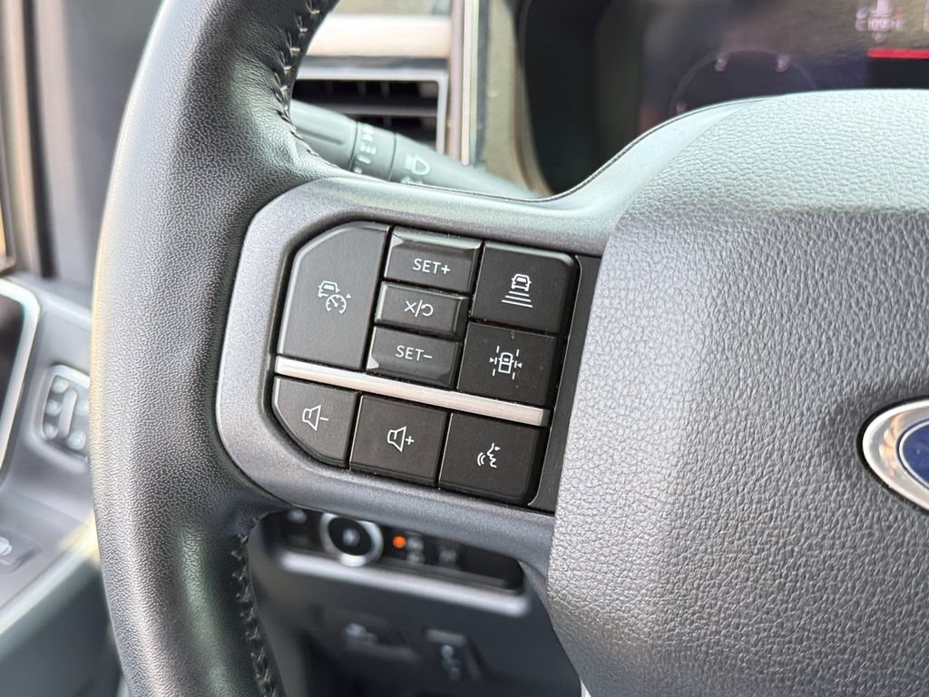 Used 2023 Ford F250 Lariat w/ Lariat Ultimate Package AWD/4WD image 16