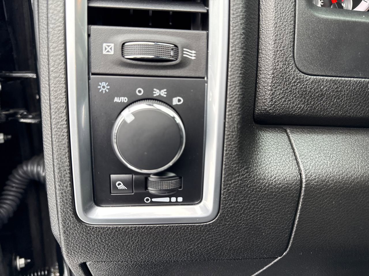 Used 2022 RAM 1500 Classic Warlock image 17