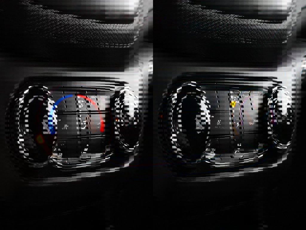 Used 2022 Chevrolet TrailBlazer LT w/ Driver Confidence Package image 36