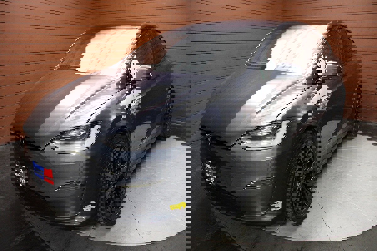 Used 2022 Tesla Model X Plaid image 32