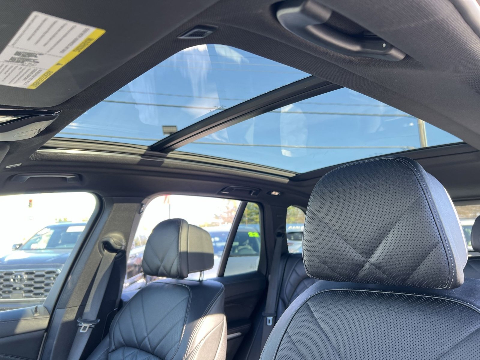 Used 2023 BMW X5 M50i w/ Climate Comfort Package image 24