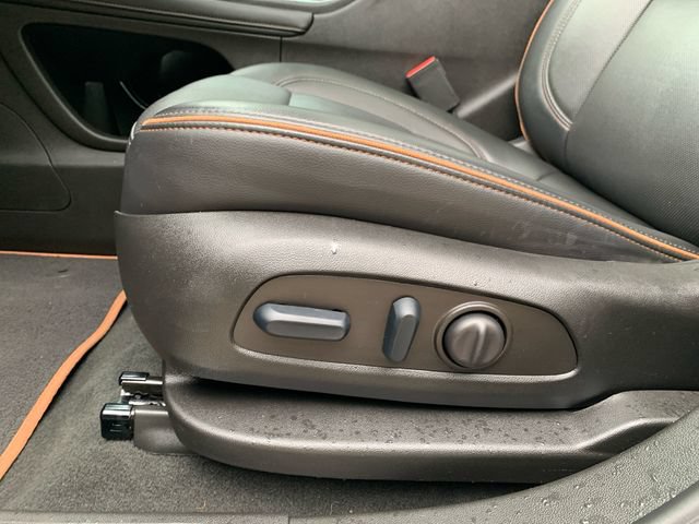 Used 2023 GMC Acadia AT4 w/ Technology Package AWD/4WD image 40