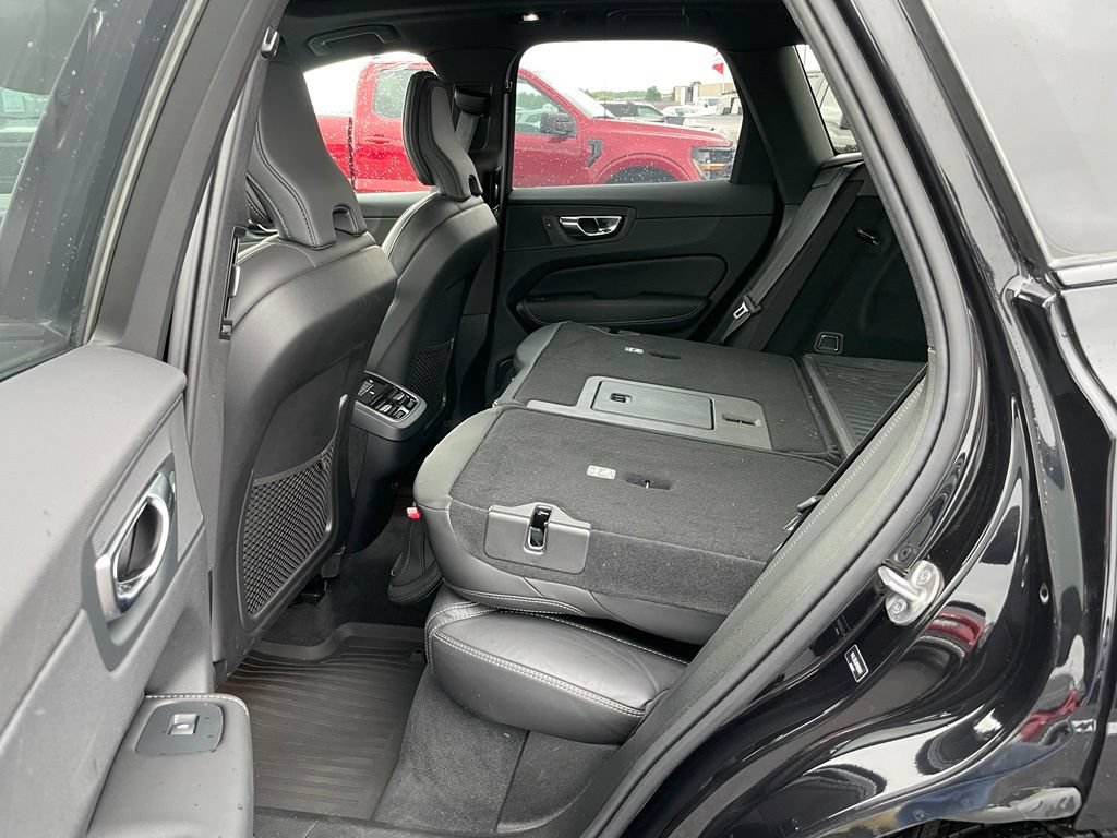 Used 2024 Volvo XC60 B5 Ultimate w/ Protection Package Premier AWD/4WD image 46