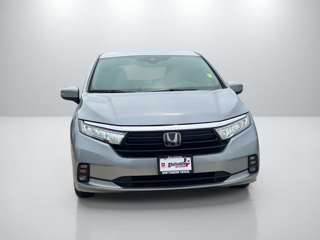 Used 2023 Honda Odyssey Touring image 2