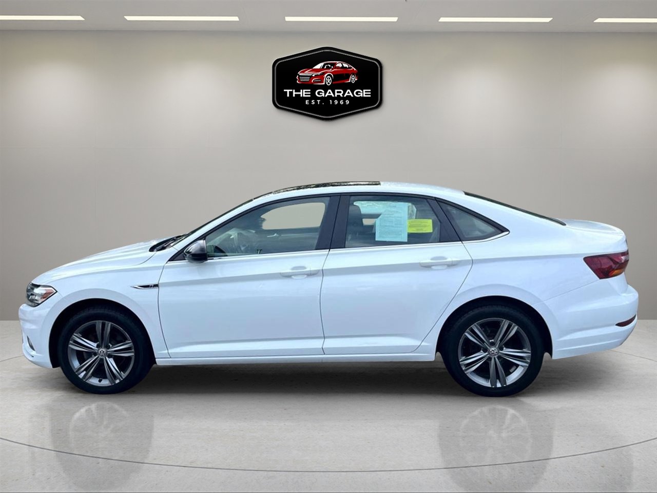 Used 2019 Volkswagen Jetta R-Line image 2