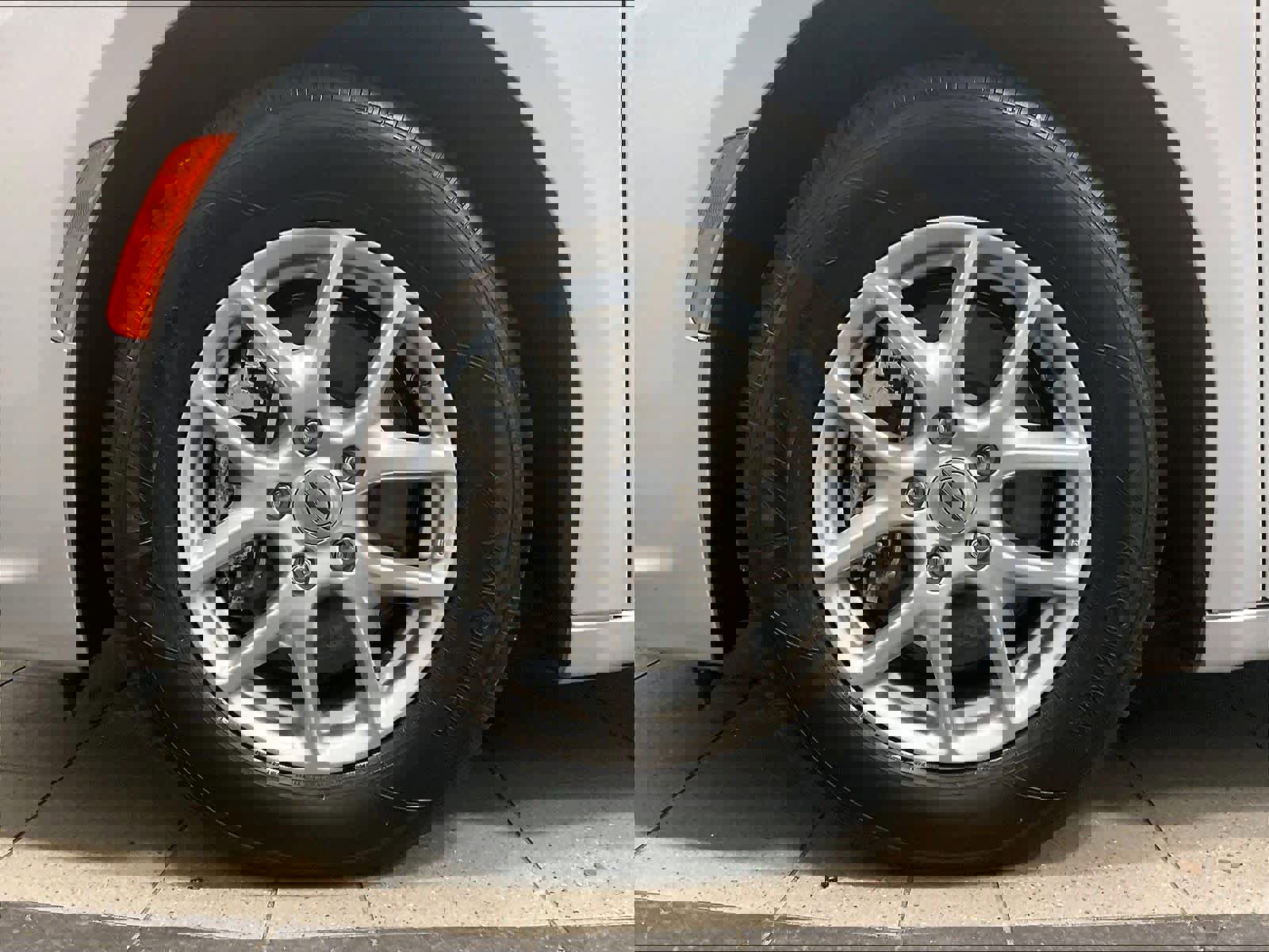 Used 2024 Chrysler Pacifica Touring-L image 7