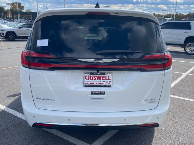 New 2026 Chrysler Pacifica Limited AWD/4WD image 6