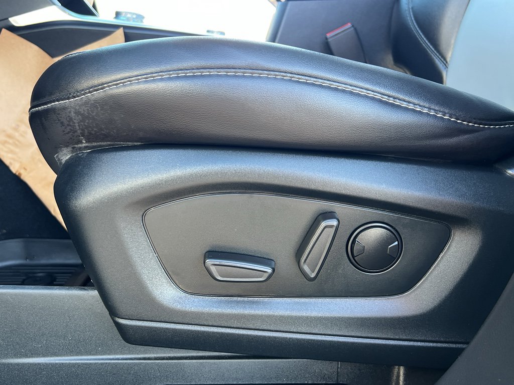 Used 2023 Ford Explorer XLT w/ Equipment Group 202A image 16