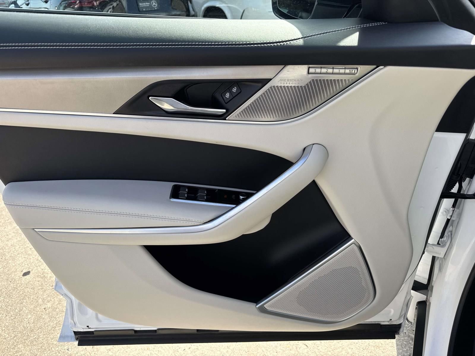 Used 2026 Jaguar F-PACE R-Dynamic S image 19