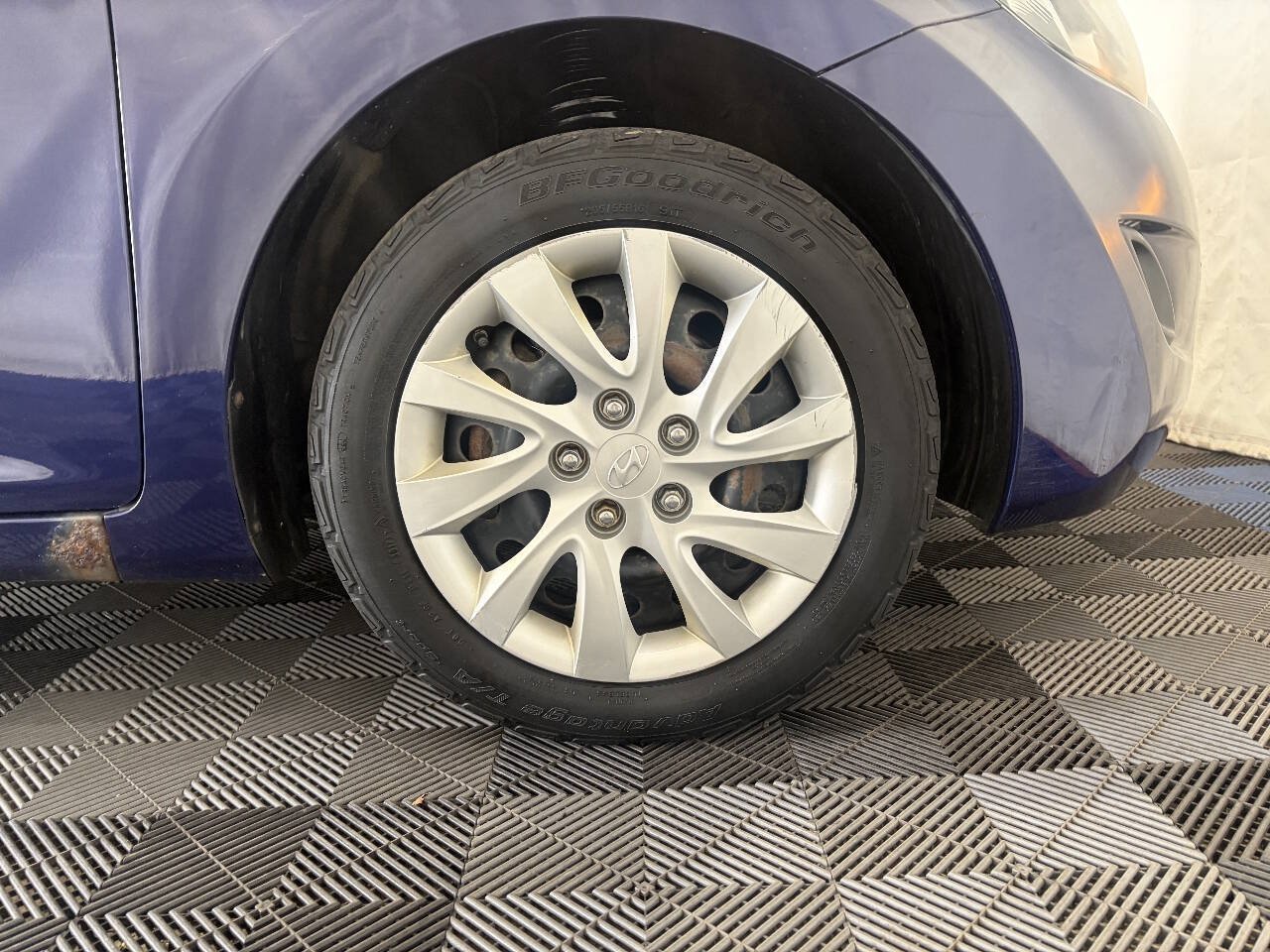 Used 2011 Hyundai Elantra GLS FWD image 22