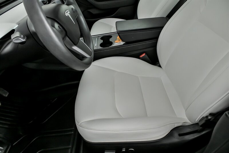Used 2023 Tesla Model 3 Standard Range RWD image 17