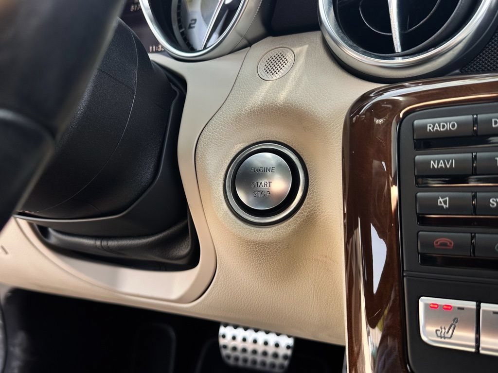 Used 2016 Mercedes-Benz SLK 300 image 16