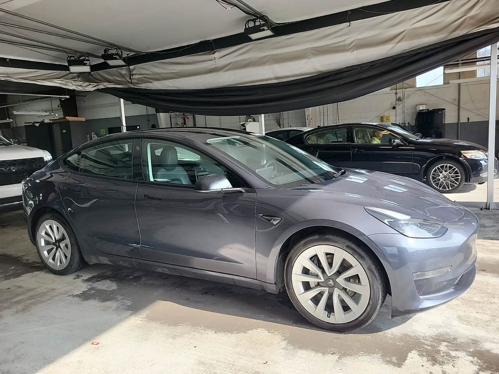 Used 2023 Tesla Model 3 Standard Range RWD image 9