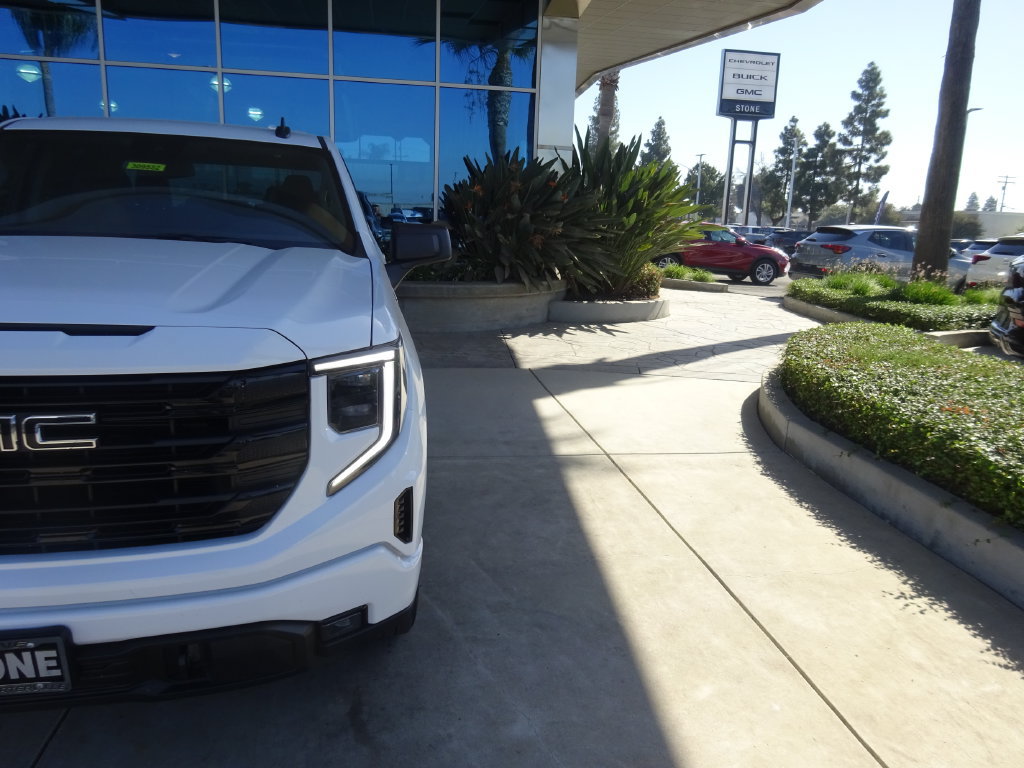 Certified 2024 GMC Sierra 1500 Elevation w/ LPO, Elevation Black Package RWD image 29