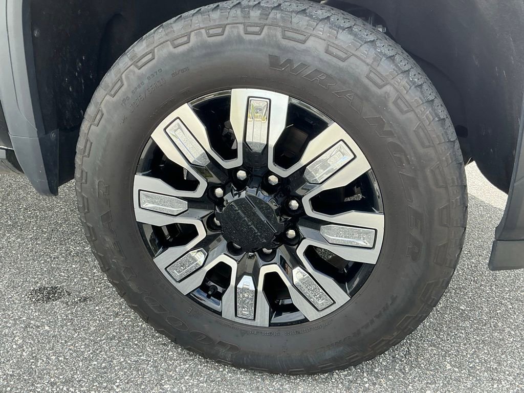 Used 2024 GMC Sierra 2500 Denali w/ Denali Reserve Package image 13