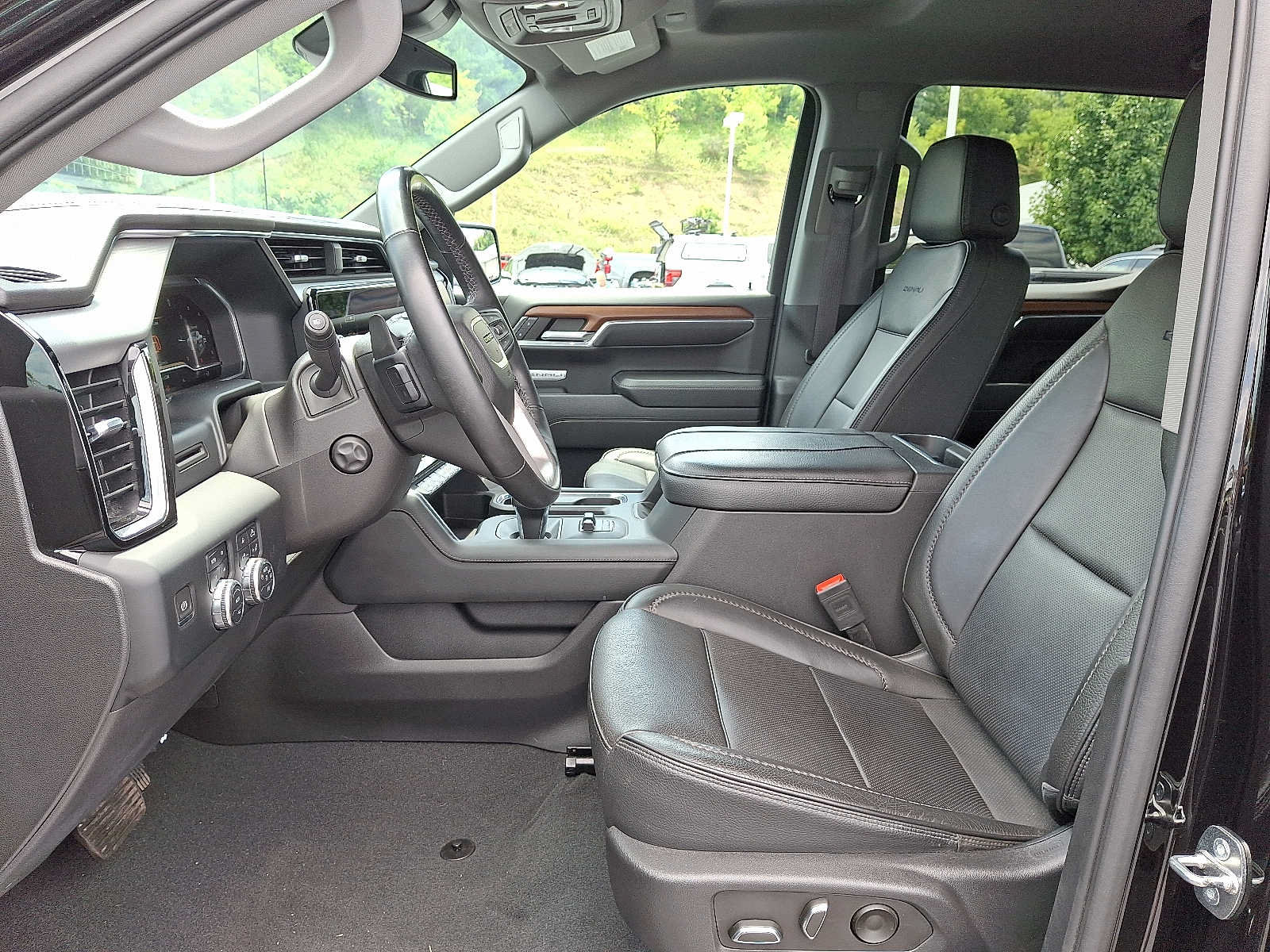 Used 2023 GMC Sierra 1500 Denali AWD/4WD image 13