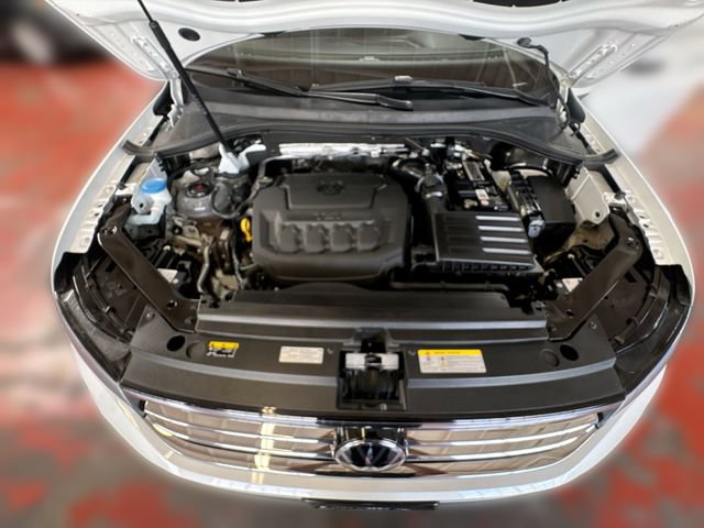 Certified 2023 Volkswagen Tiguan SE w/ Panoramic Sunroof Package FWD image 19