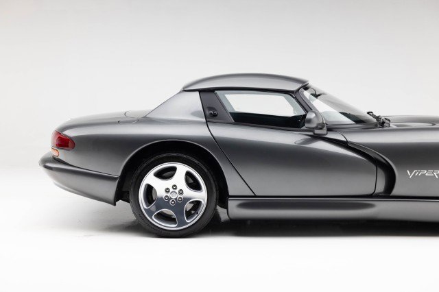 Used 2002 Dodge Viper RT/10 image 36