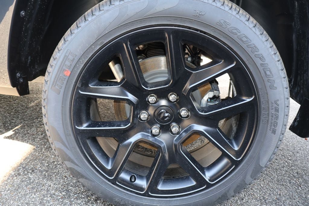New 2026 RAM 1500 Laramie w/ Advanced Safety Group II AWD/4WD image 8