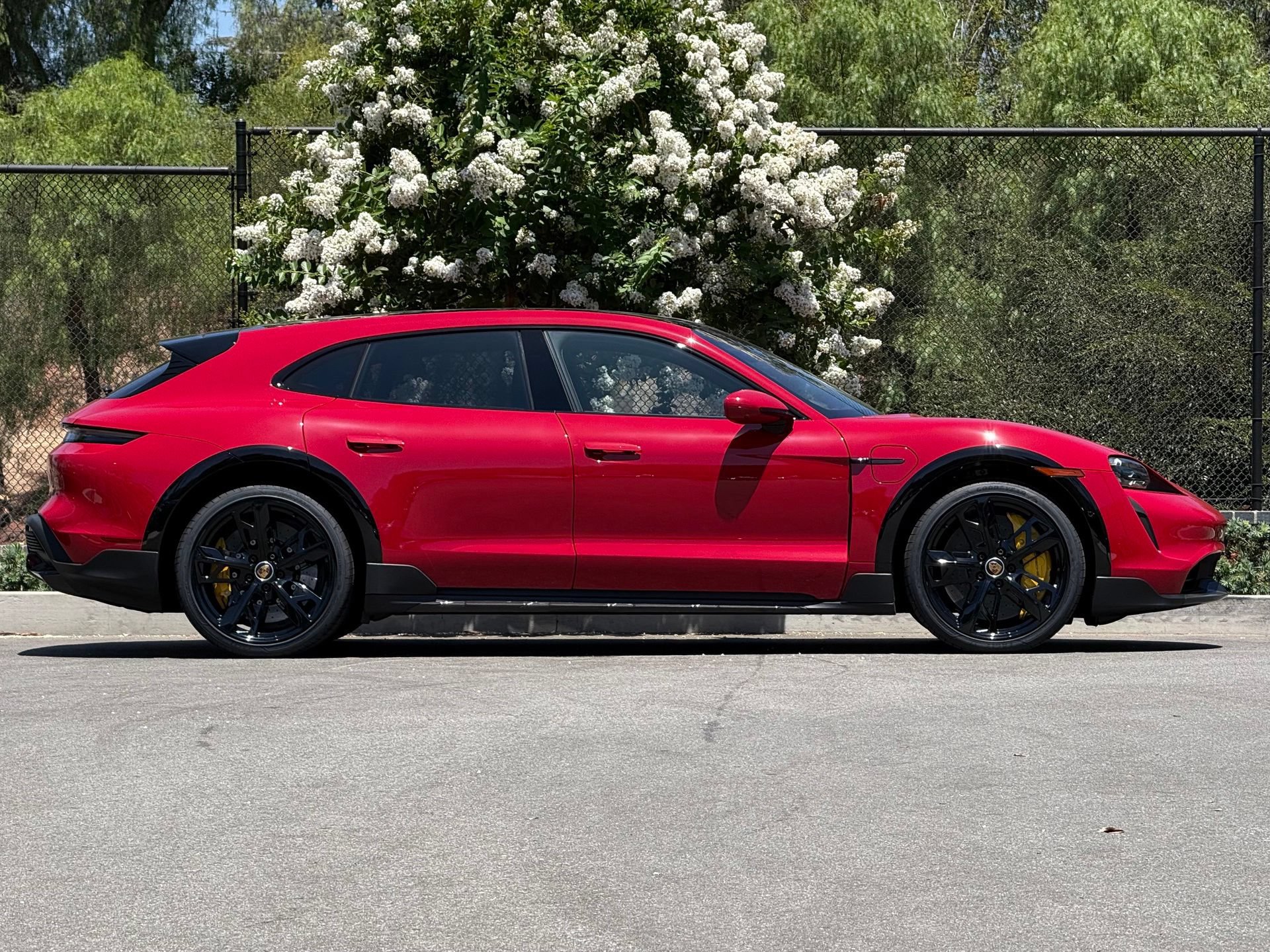 Certified 2022 Porsche Taycan Turbo S AWD/4WD image 8