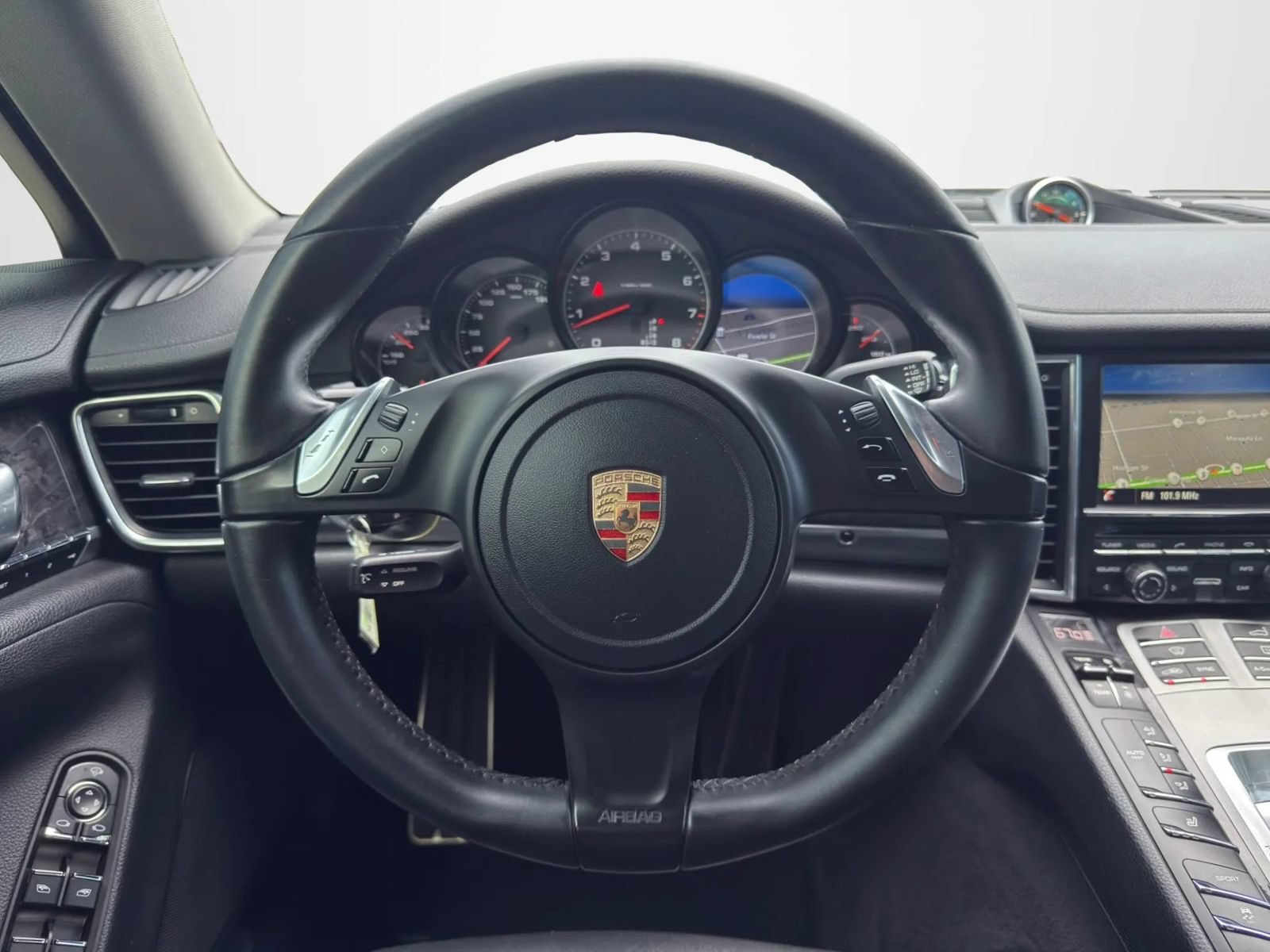 Used 2015 Porsche Panamera w/ Premium Package RWD image 17