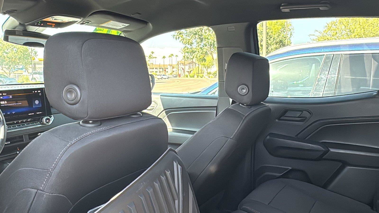 Used 2025 Chevrolet Colorado Trail Boss AWD/4WD image 19