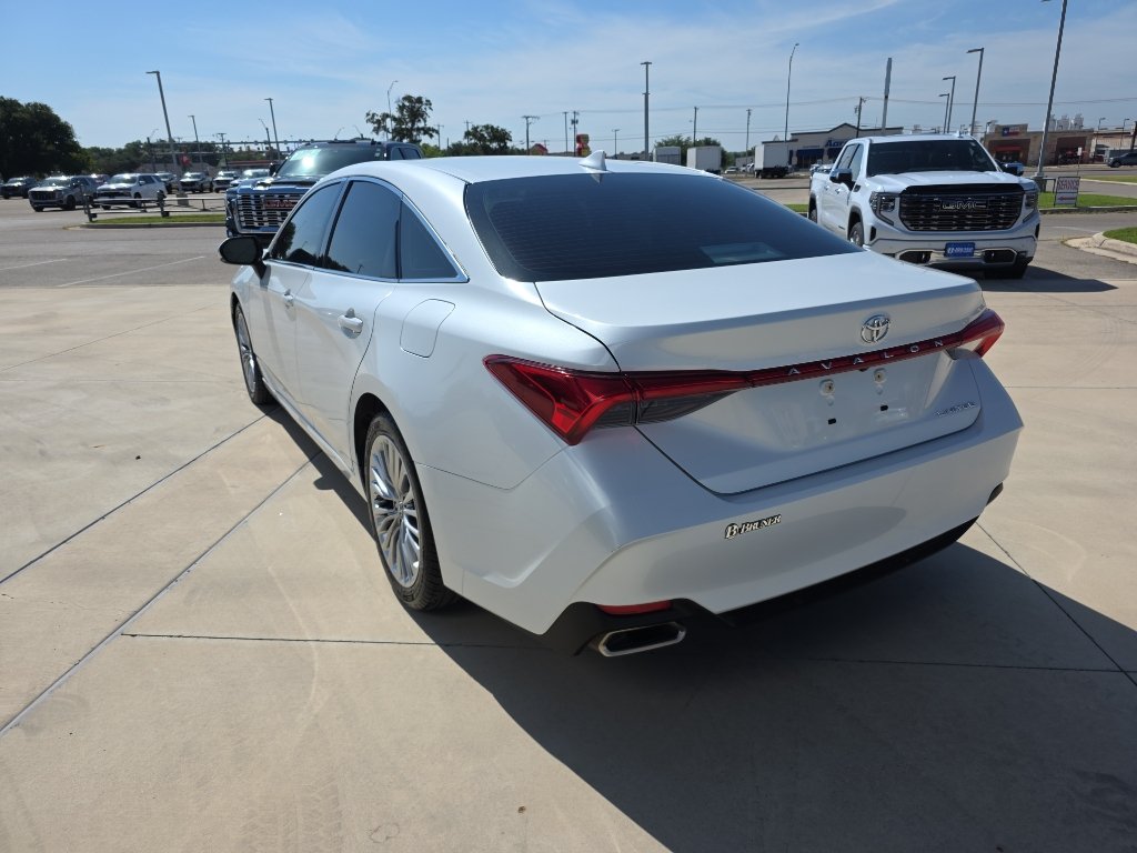 Used 2019 Toyota Avalon Limited FWD image 16