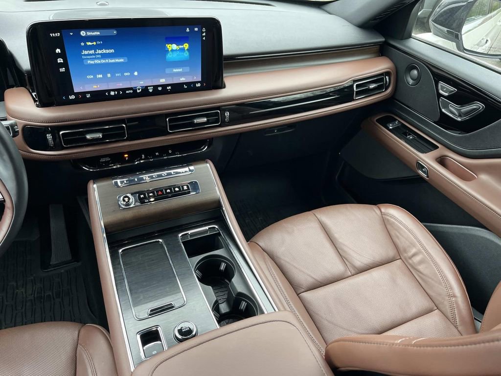 Used 2025 Lincoln Aviator Reserve w/ Illumination Package AWD/4WD image 15