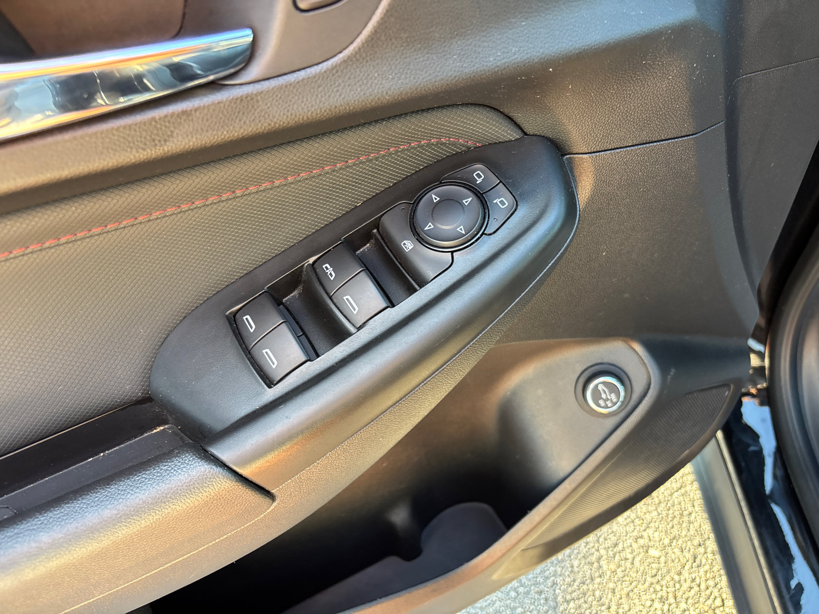 Used 2021 Chevrolet TrailBlazer RS w/ Sun and Liftgate Package FWD image 13