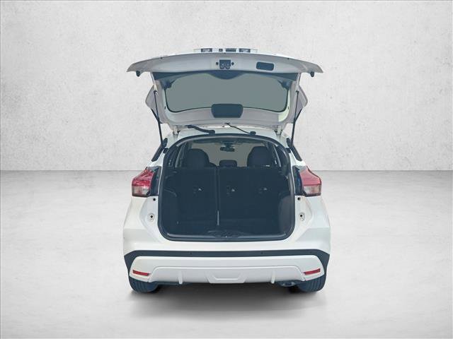 Used 2022 Nissan Kicks S image 7
