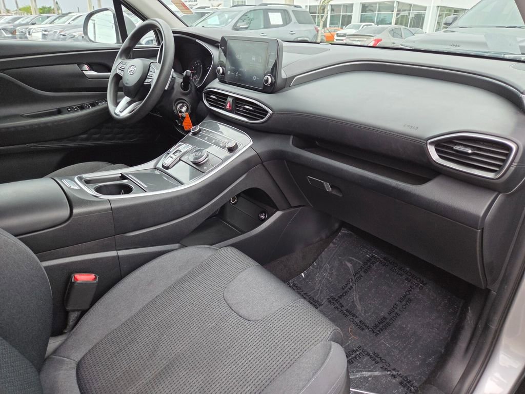 Used 2022 Hyundai Santa Fe SE image 9