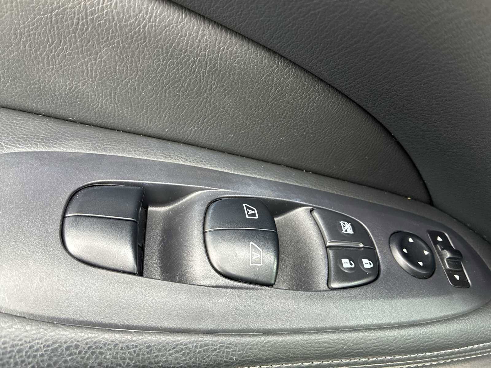 Used 2019 Nissan Pathfinder SL image 15