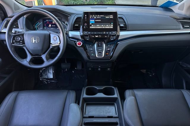 Certified 2024 Honda Odyssey Touring image 17