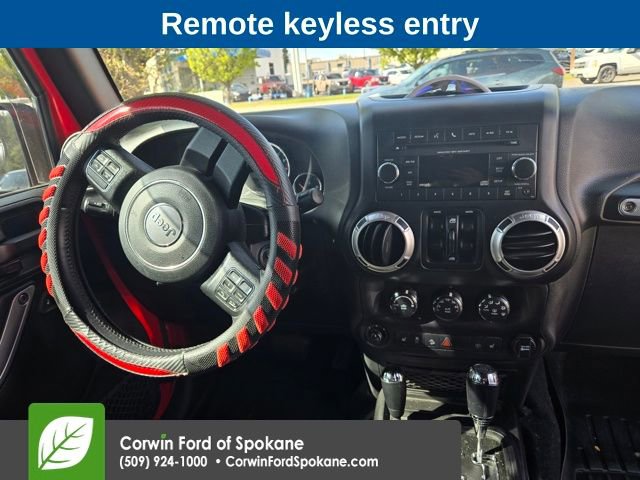 Used 2017 Jeep Wrangler Unlimited Sahara w/ Connectivity Group AWD/4WD image 2