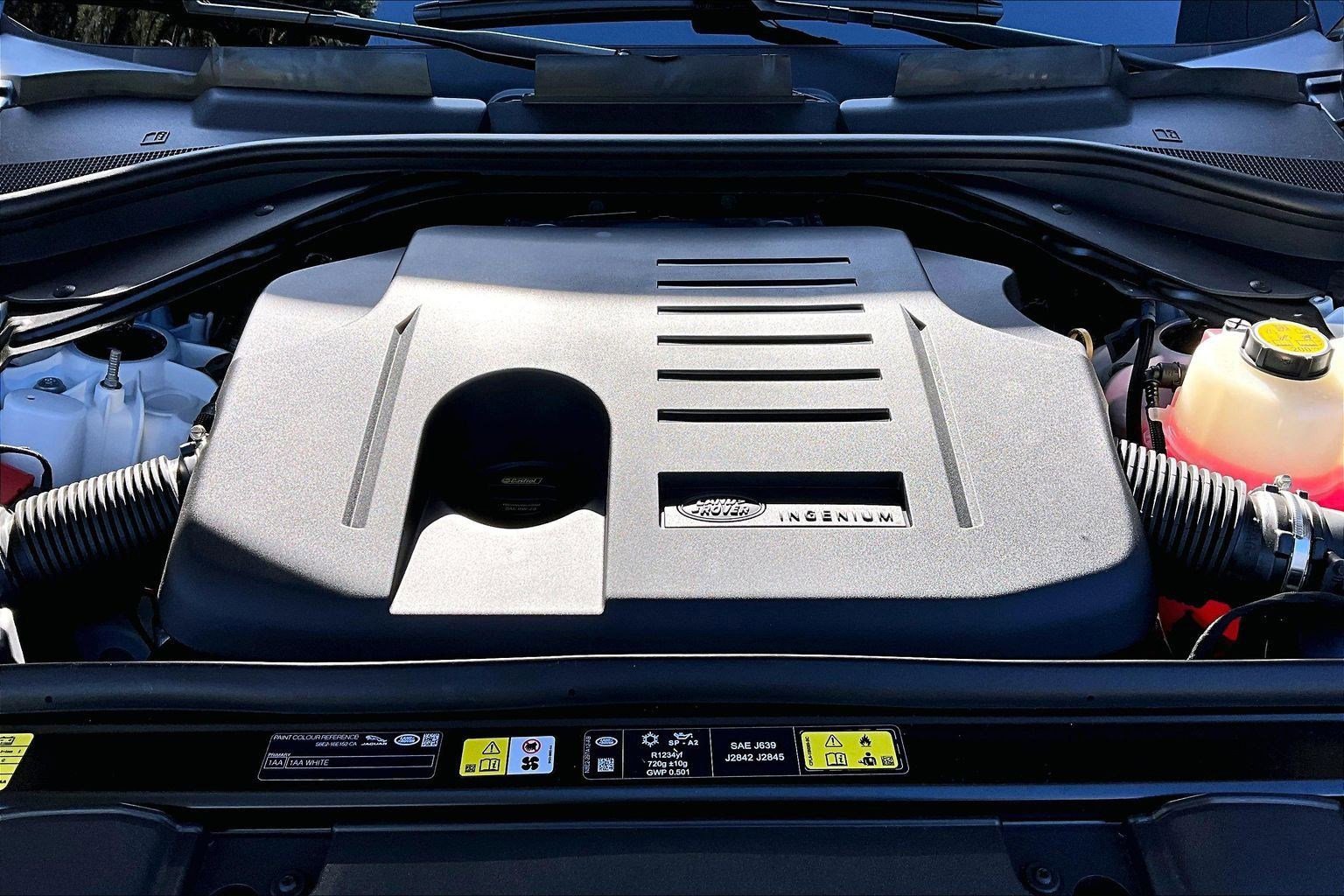 New 2026 Land Rover Range Rover SE image 13