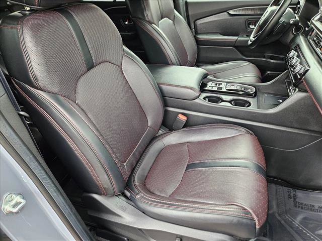 Used 2025 Honda Pilot Black Edition image 21