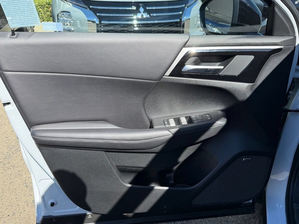 New 2026 Mitsubishi Outlander AWD image 36