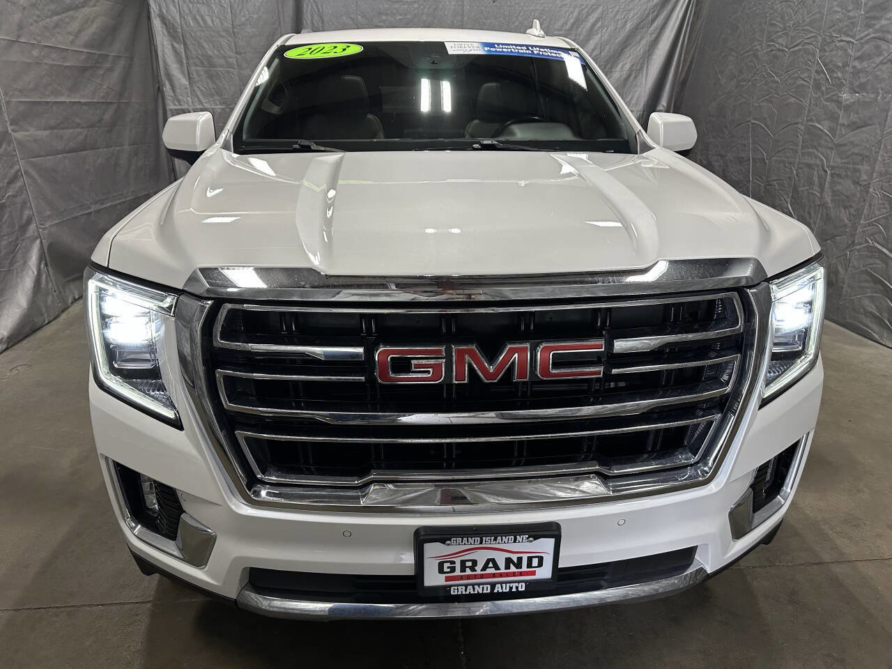 Used 2023 GMC Yukon SLT image 2