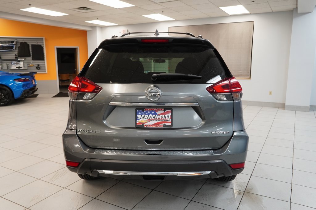 Used 2017 Nissan Rogue SV w/ Midnight Edition image 8
