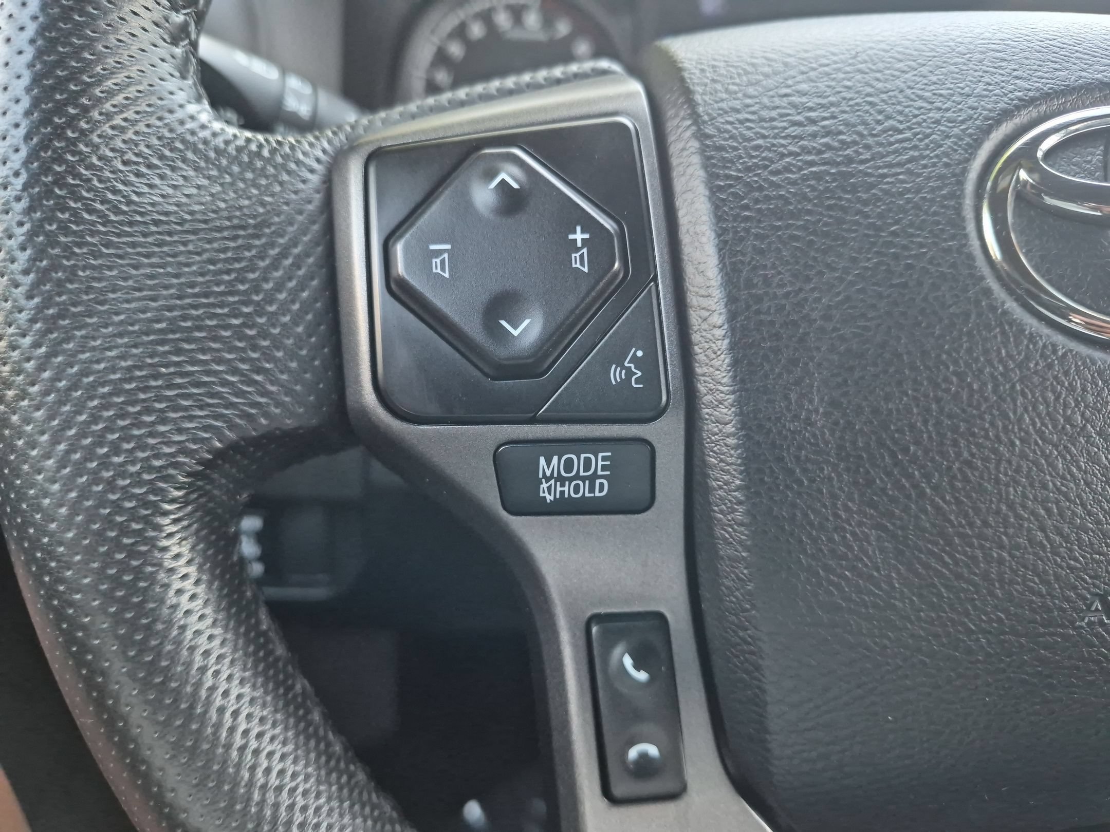 Used 2021 Toyota Tacoma TRD Off-Road w/ TRD Premium Off Road Package AWD/4WD image 14