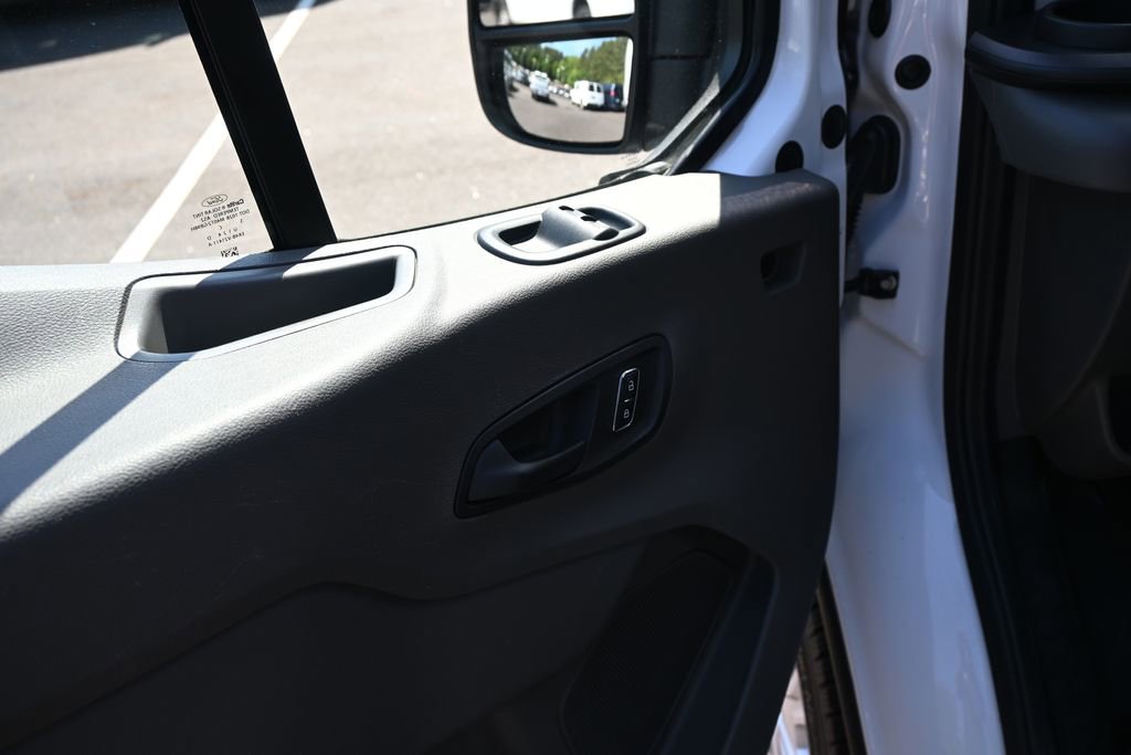 Used 2024 Ford Transit 250 Low Roof w/ Exterior Upgrade Package RWD image 7