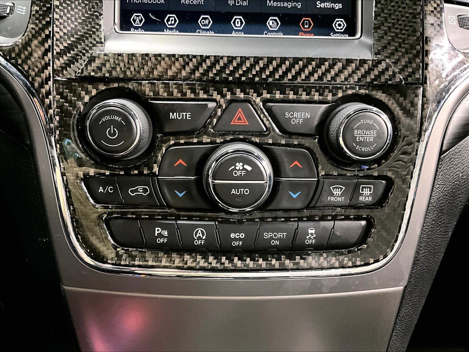 Used 2021 Jeep Grand Cherokee Laredo AWD/4WD image 35