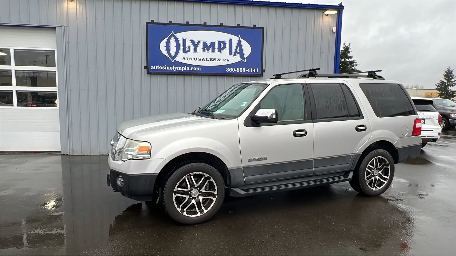 Used 2007 Ford Expedition XLT image 1
