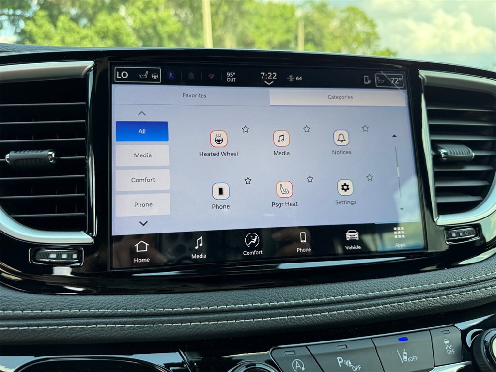 New 2026 Chrysler Pacifica Select image 32