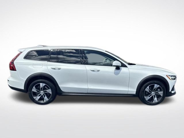 Used 2024 Volvo V60 B5 Cross Country Plus AWD/4WD image 6